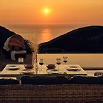 Karousa - A Luxury Retreat With Stunning Views, By Zantewize Villa *