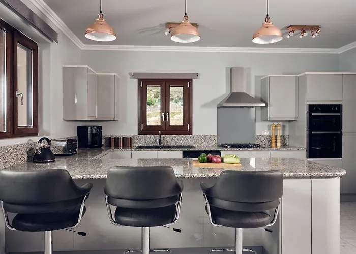 Karousa - A Luxury Retreat With Stunning Views, By Zantewize Villa *