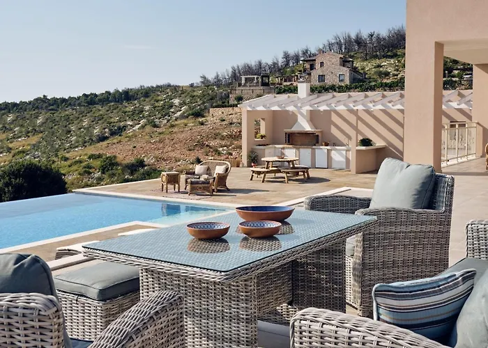 Karousa - A Luxury Retreat With Stunning Views, By Zantewize Villa *