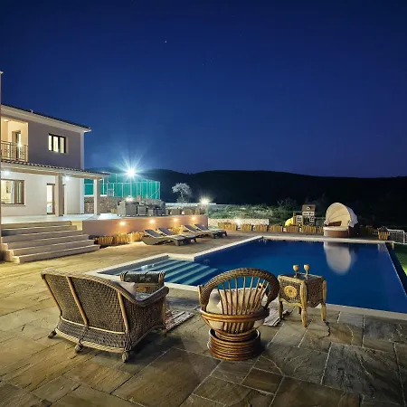 Karousa - A Luxury Retreat With Stunning Views, By Zantewize Anafonítria