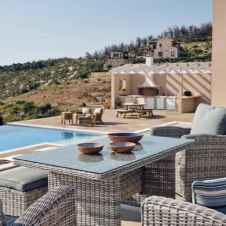 Karousa - A Luxury Retreat With Stunning Views, By Zantewize 别墅 *