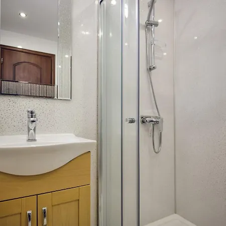 别墅 Karousa - A Luxury Retreat With Stunning Views, By Zantewize