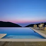 Karousa - A Luxury Retreat With Stunning Views, By Zantewize *
