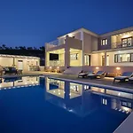 Karousa - A Luxury Retreat With Stunning Views, By Zantewize Anafonítria
