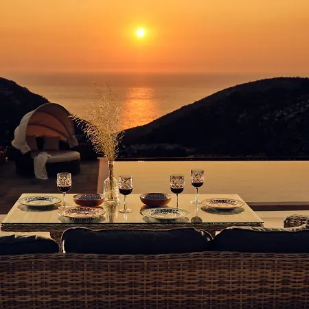 Karousa - A Luxury Retreat With Stunning Views, By Zantewize Vilă *